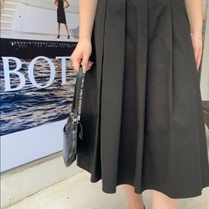 high-waist pleated half skirt